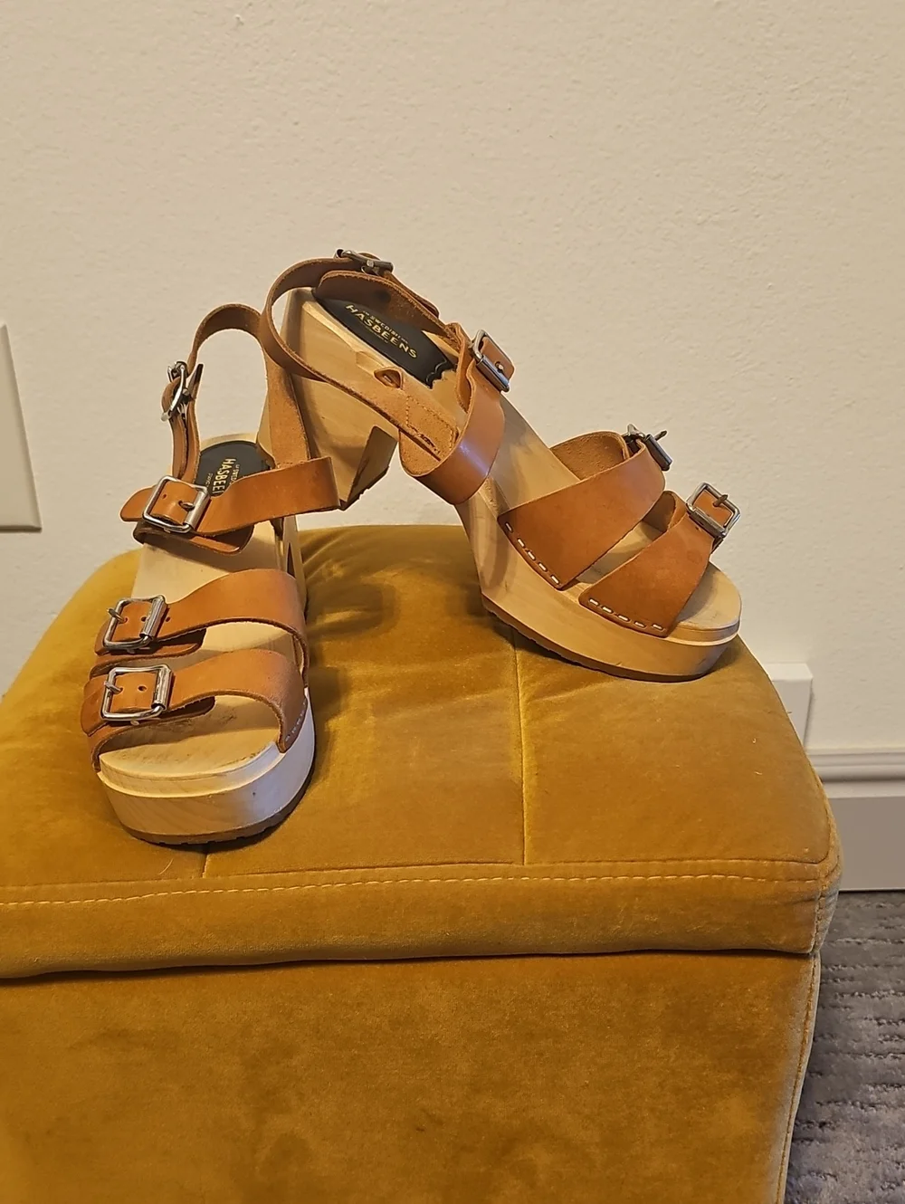 ●●SWEDISH HASBEENS TAN CLOG SANDALS SIZE EU40 US9.5-10 NWOB●●